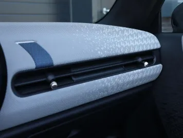 Car image 35