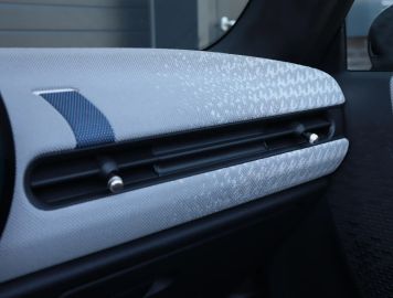 Car image 35