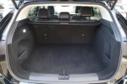 Car image 38