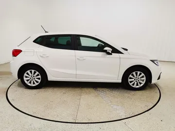 Car image 24