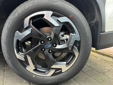 Car image 36