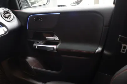 Car image 28