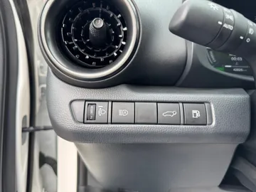 Car image 29