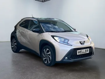Car image 2