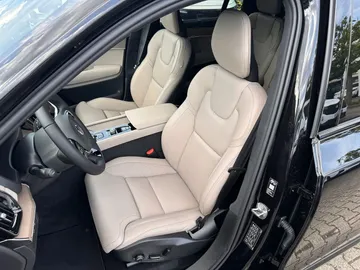 Car image 32