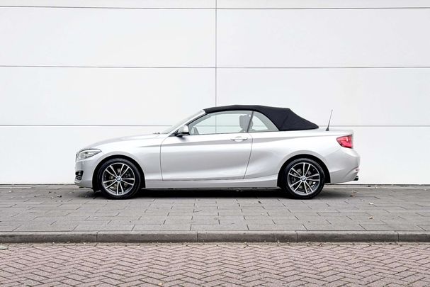 BMW 220i Cabrio 135 kW image number 4