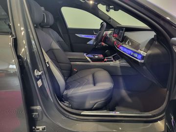 Car image 37