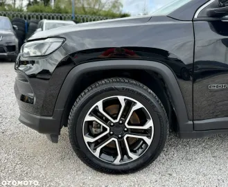 Car image 40