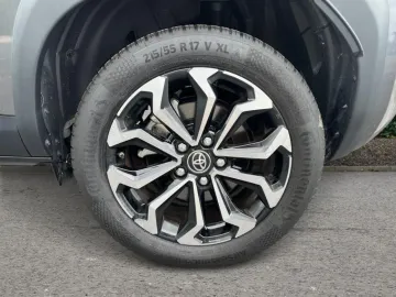 Car image 25