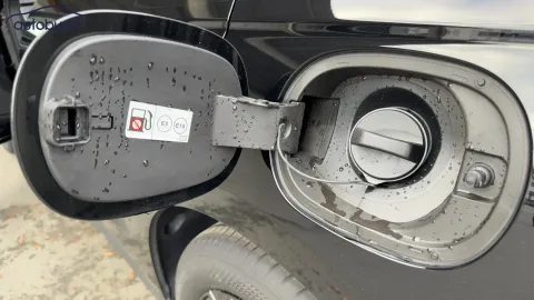 Car image 37