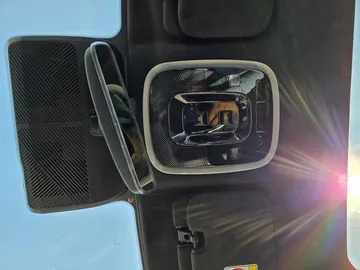 Car image 33