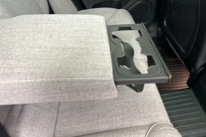 Car image 29