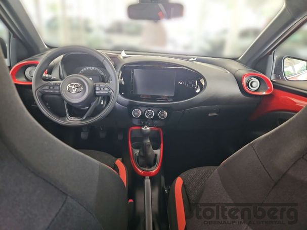 Toyota Aygo X 1.0 VVT-i 53 kW image number 17