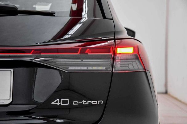 Audi Q4 40 e-tron S-line 150 kW image number 3