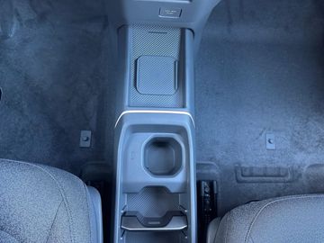 Car image 27