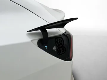 Car image 34