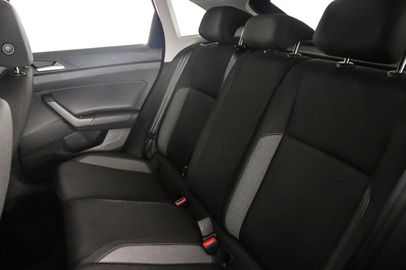 Car image 31