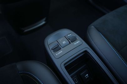 Car image 37