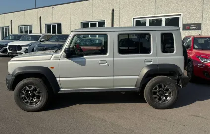 Car image 3