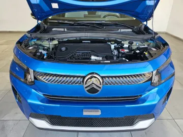 Car image 26