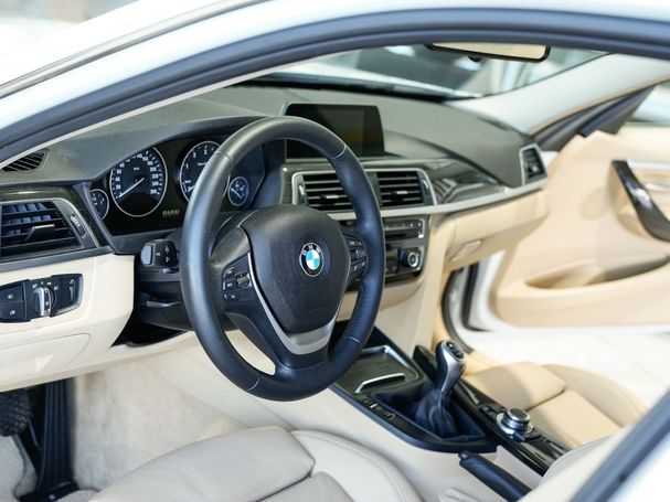 BMW 320d Touring xDrive Luxury Line 140 kW image number 3