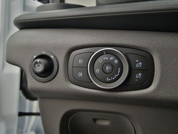 Car image 38