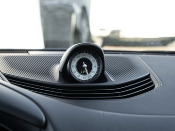 Car image 33