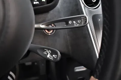 Car image 40