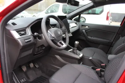 Car image 13