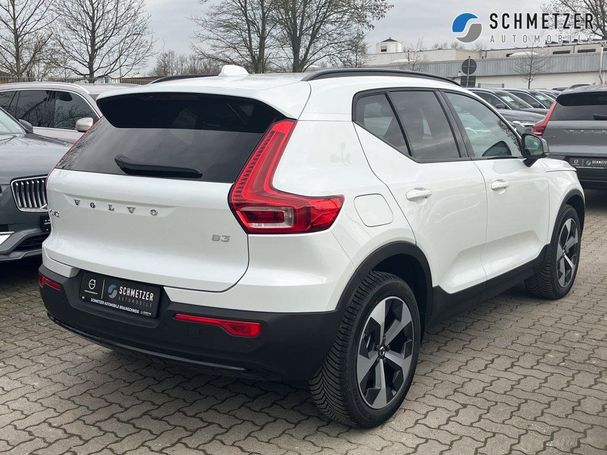 Volvo XC40 Plus Dark 120 kW image number 2