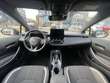 Car image 14