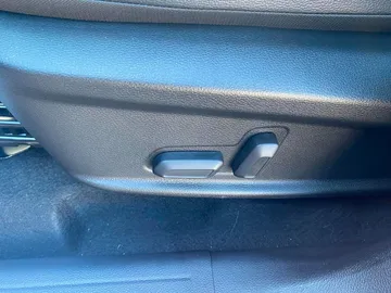 Car image 37