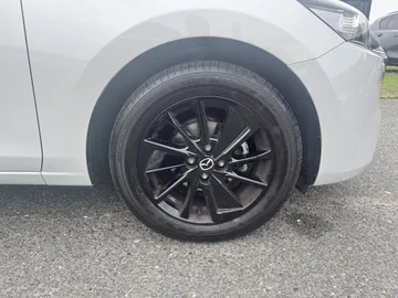 Car image 22