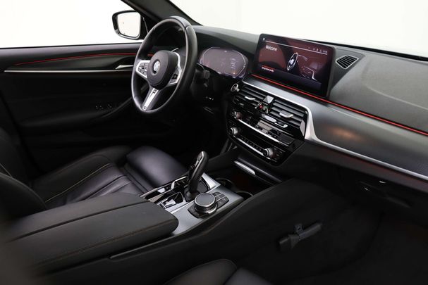 BMW 520i 135 kW image number 12