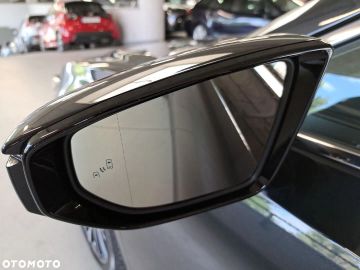 Car image 40