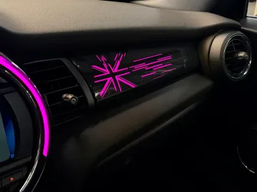 Car image 27