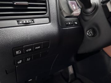 Car image 33