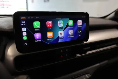 Car image 28