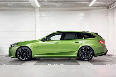 Car image 5
