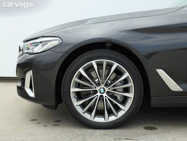 BMW 530i Touring xDrive 185 kW image number 21