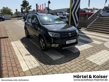 Car image 3