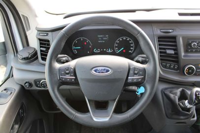 Car image 30