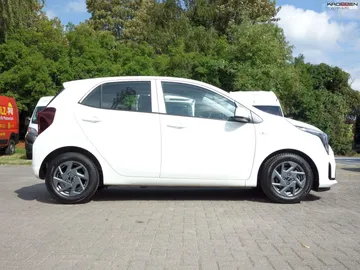 Car image 30