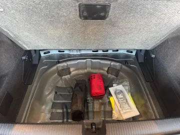 Car image 47