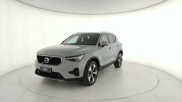 Volvo XC40 B3 Core 120 kW image number 1