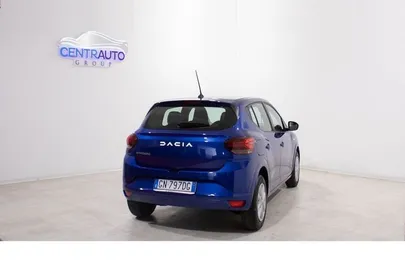 Car image 4