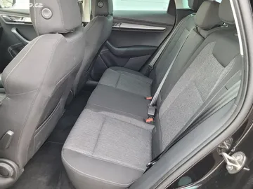 Car image 27