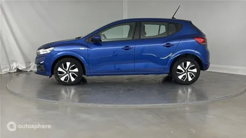 Car image 3