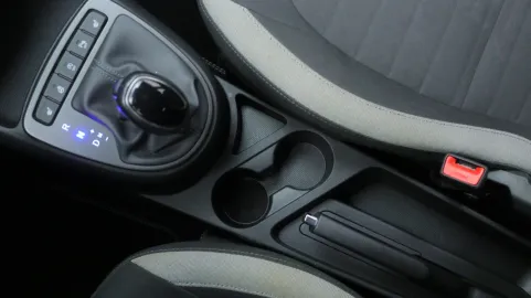Car image 36