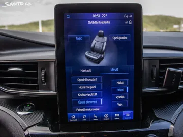 Car image 30